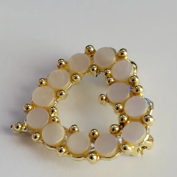 Vintage heart pin pair Mother of pearl purple flowers - Picture 6 of 9